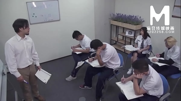 【国产】麻豆传媒作品/MD0184-反叛女同学-麻豆母版 – 001/免费观看